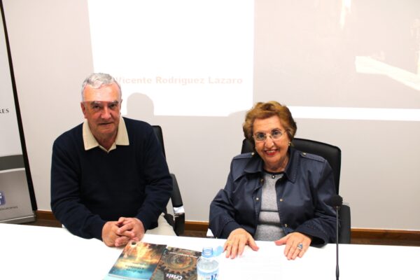 “TUMULTOS DEL SILENCIO” guía poética de Vicente Rodríguez Lázaro.