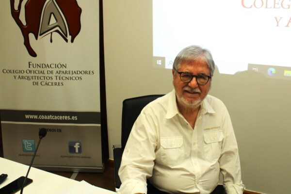“UN PASEO VIRTUAL POR LA CIUDAD ANTIGUA CON PERSONAJES HISTÓRICOS CACEREÑOS”. Por D. Antonio Bueno Flores